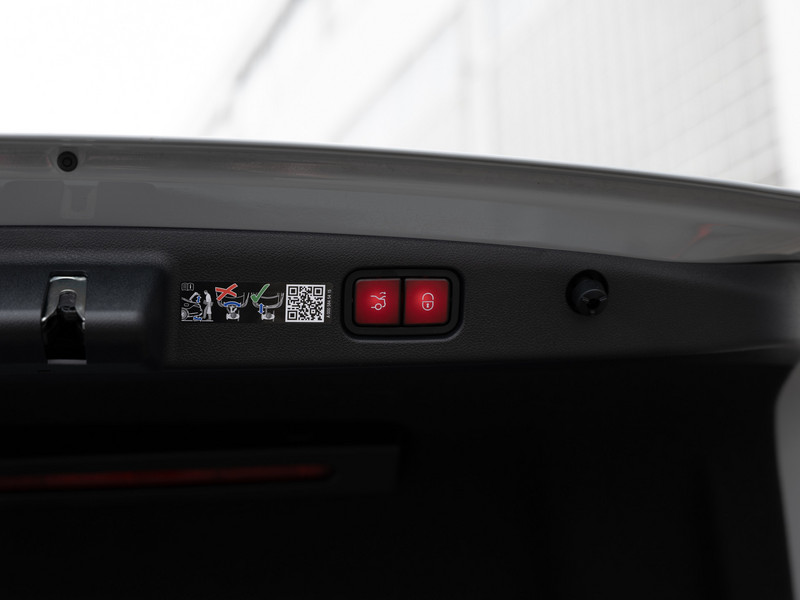 Mercedes-Benz E 450 d 4MATIC Limousine AMG-Sport+Burm+Pano+AHK — photo 8