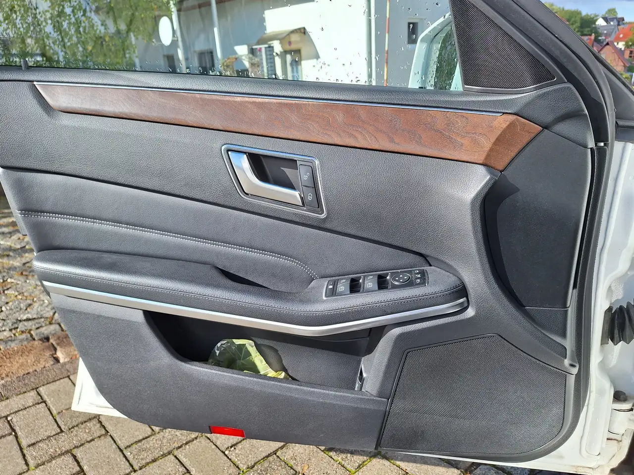 2015 Mercedes-Benz E 220 T BlueTEC 9G-TRONIC Avantgarde, photograph 11