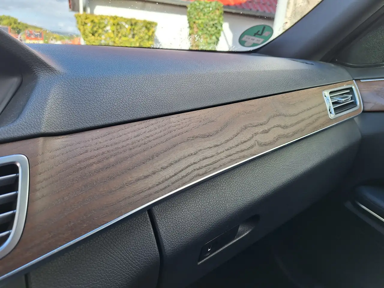 2015 Mercedes-Benz E 220 T BlueTEC 9G-TRONIC Avantgarde, photograph 12