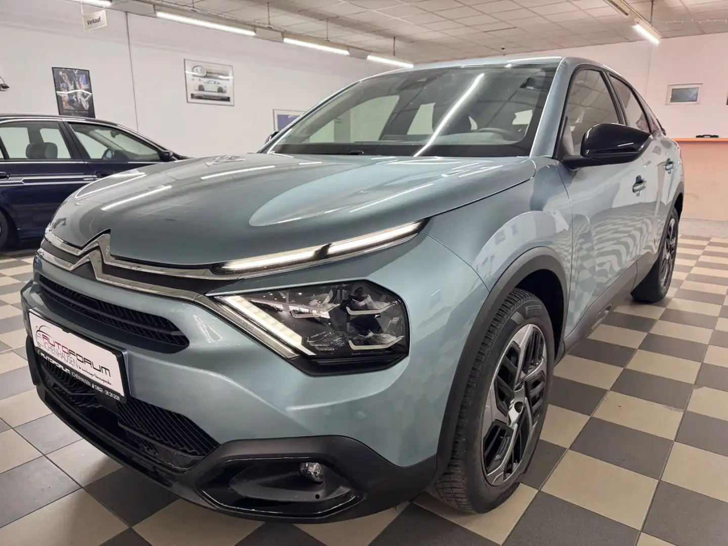 Citroen C4 PureTech Plus Sport Blau - 1