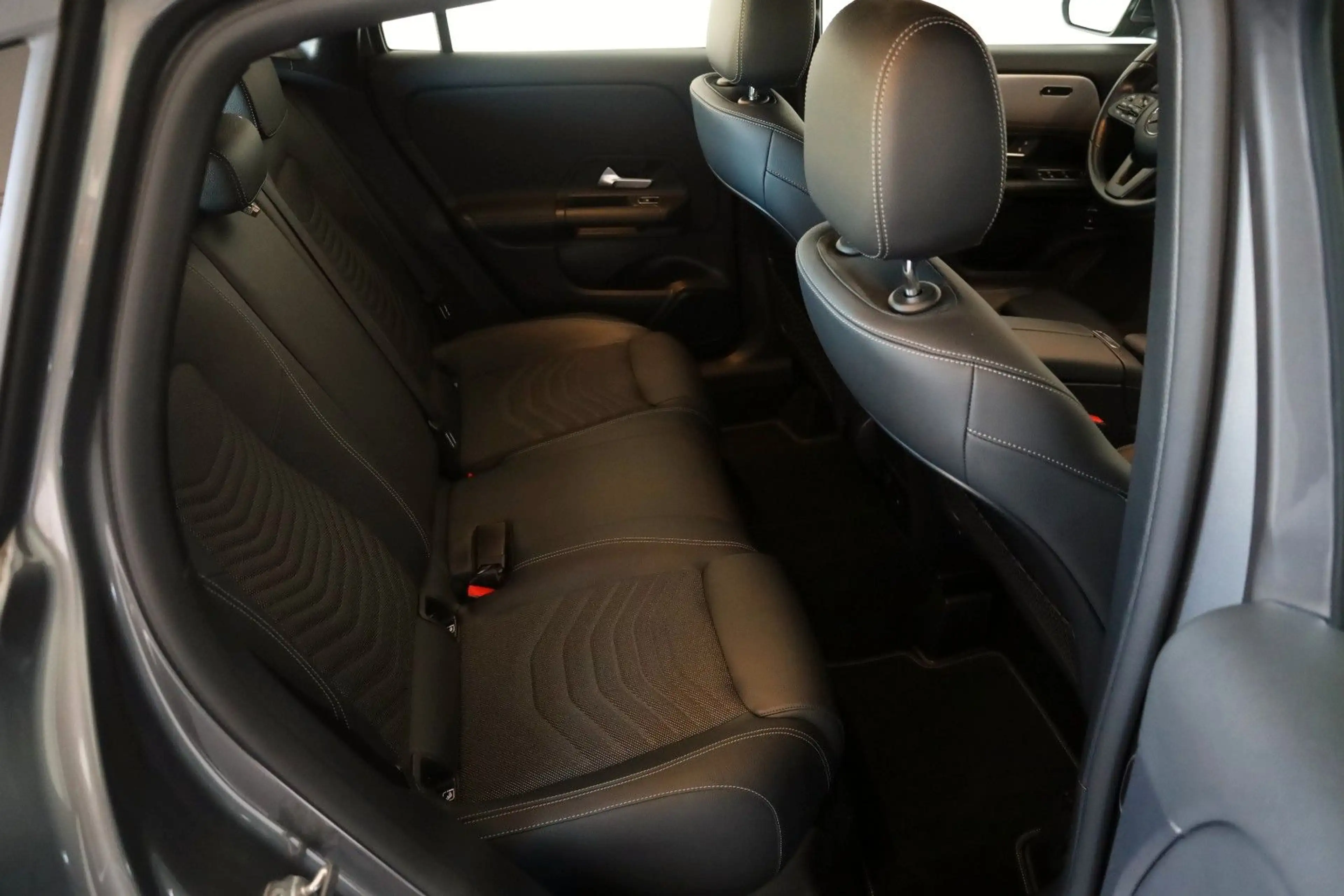 Mercedes-Benz GLA 250 e, Style,T.Leder,Navi,LED,SH,Kamera,ACC — photo 6