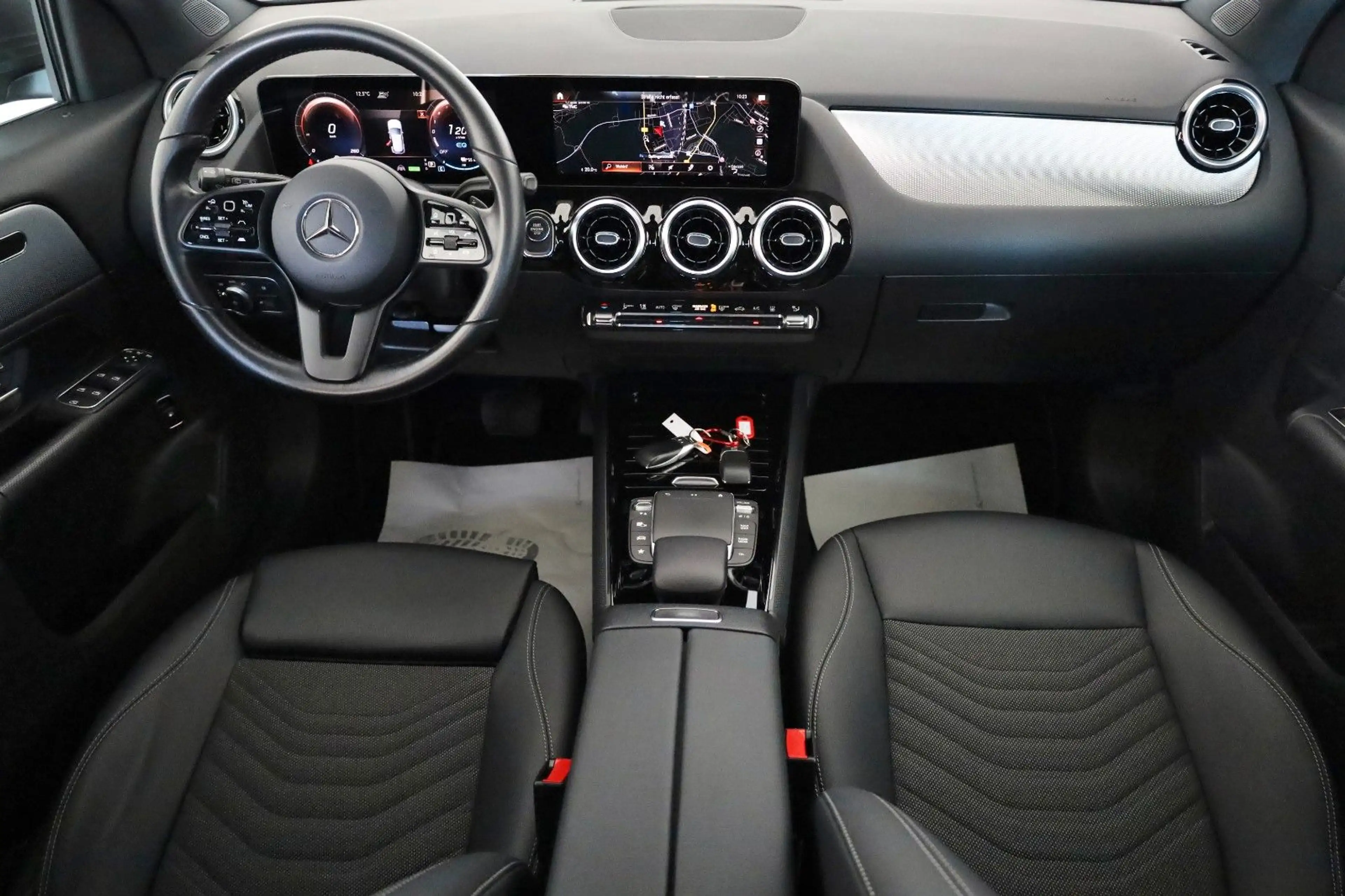 Mercedes-Benz GLA 250 e, Style,T.Leder,Navi,LED,SH,Kamera,ACC — photo 3