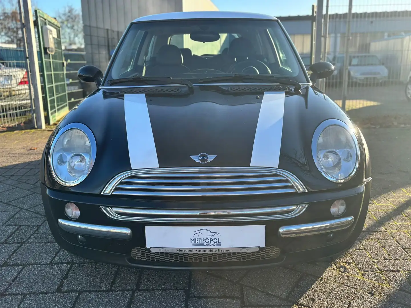 MINI One Cooper Schwarz - 2