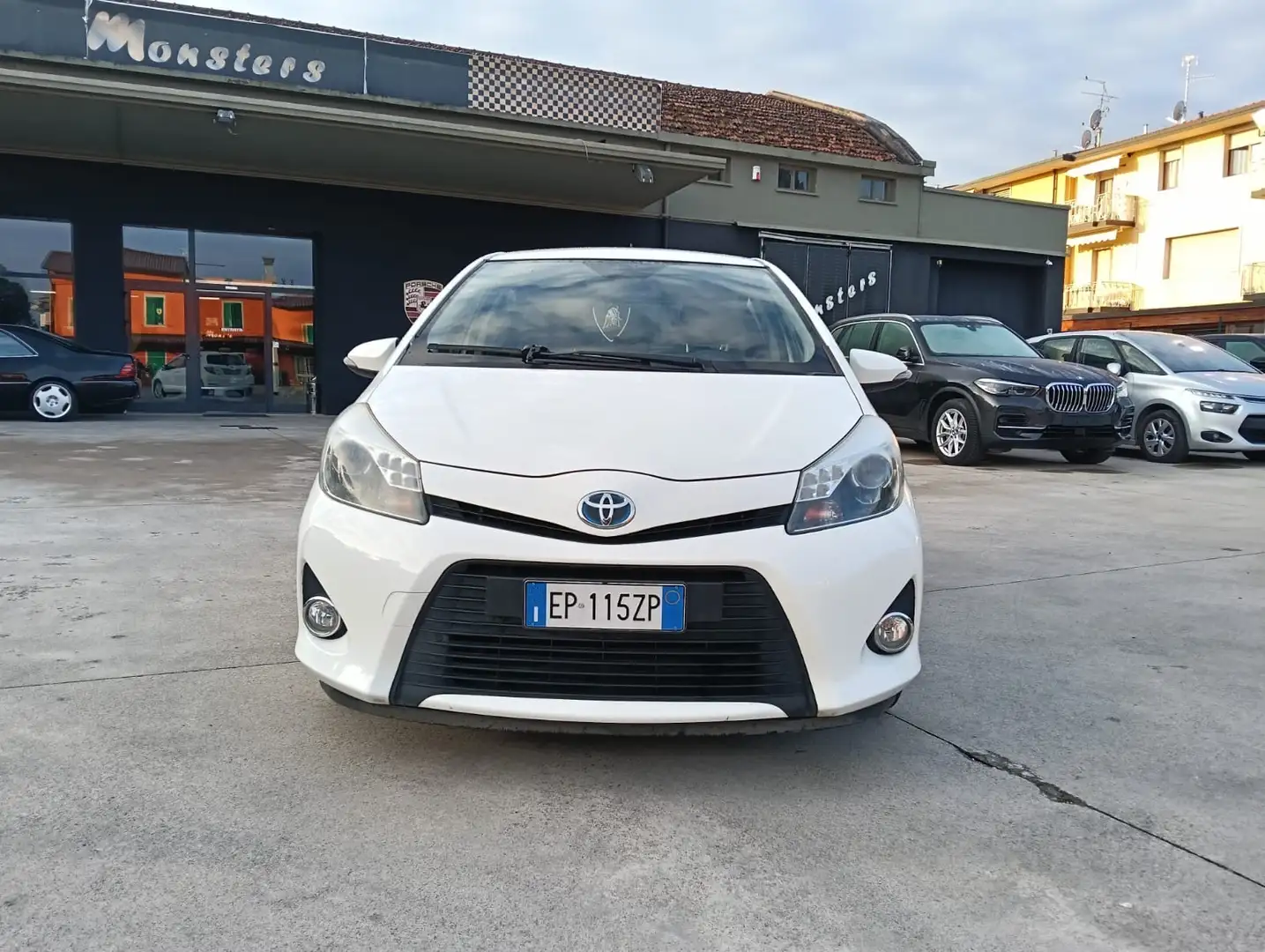 Toyota Yaris hybrid 5p 1.5h Lounge AUTOMATICA X NEOP. Bianco - 2
