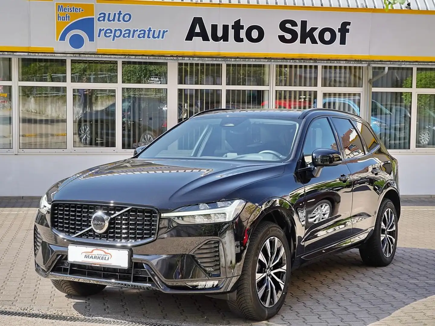 Volvo XC60 B4 D PlusDark | Geartronic | AHK | NAVI | PDC Noir - 1