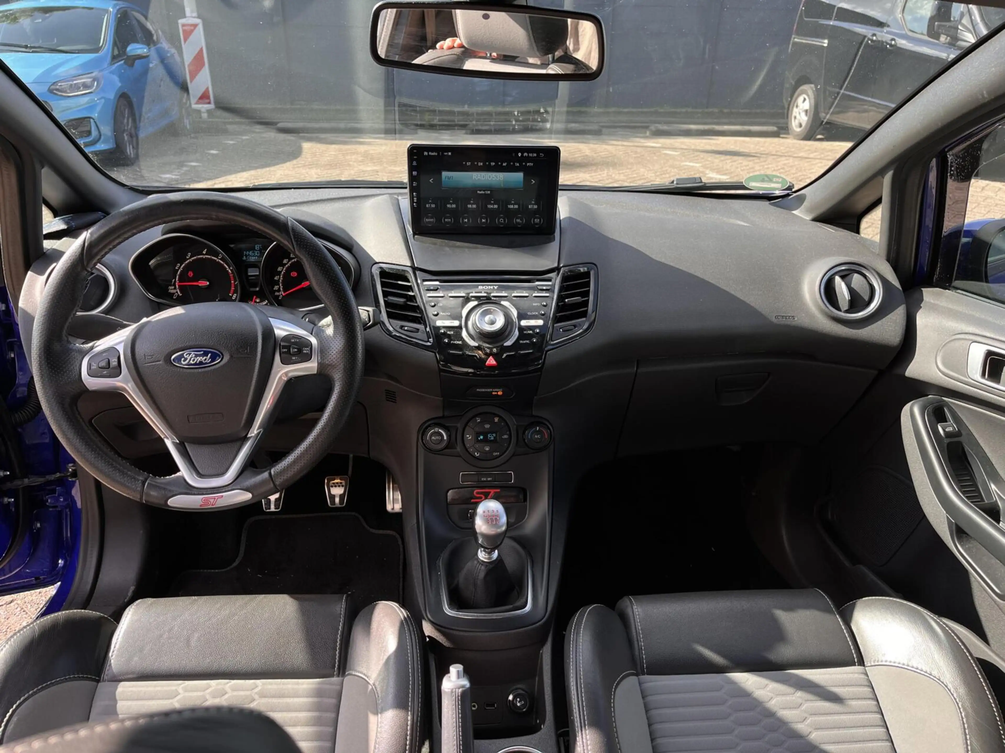 Ford Fiesta 1.6 ST2 182PK NIEUWE DISTRIBUTIERIEM!! Carplay-Nav — photo 4