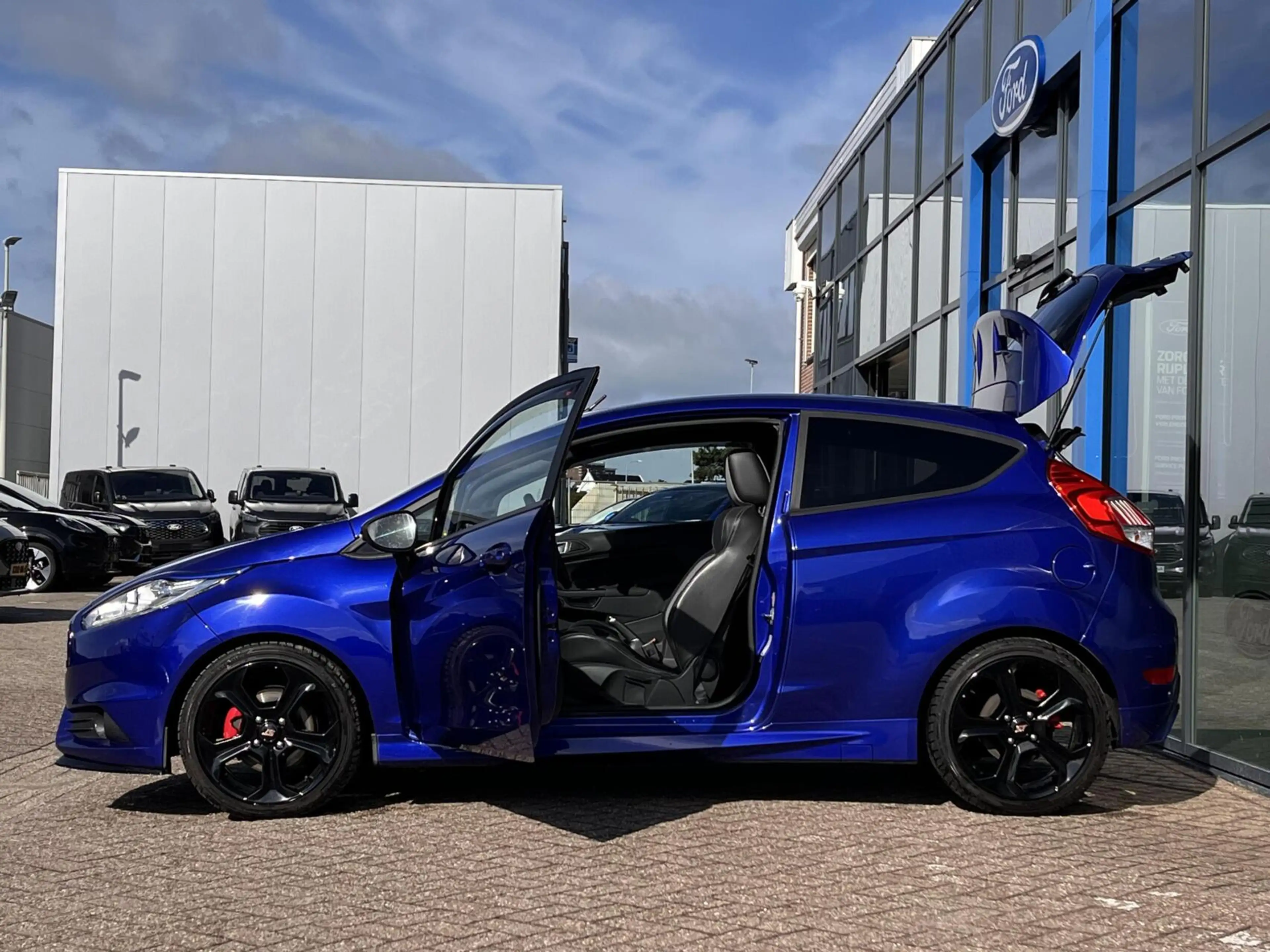 Ford Fiesta 1.6 ST2 182PK NIEUWE DISTRIBUTIERIEM!! Carplay-Nav — photo 10