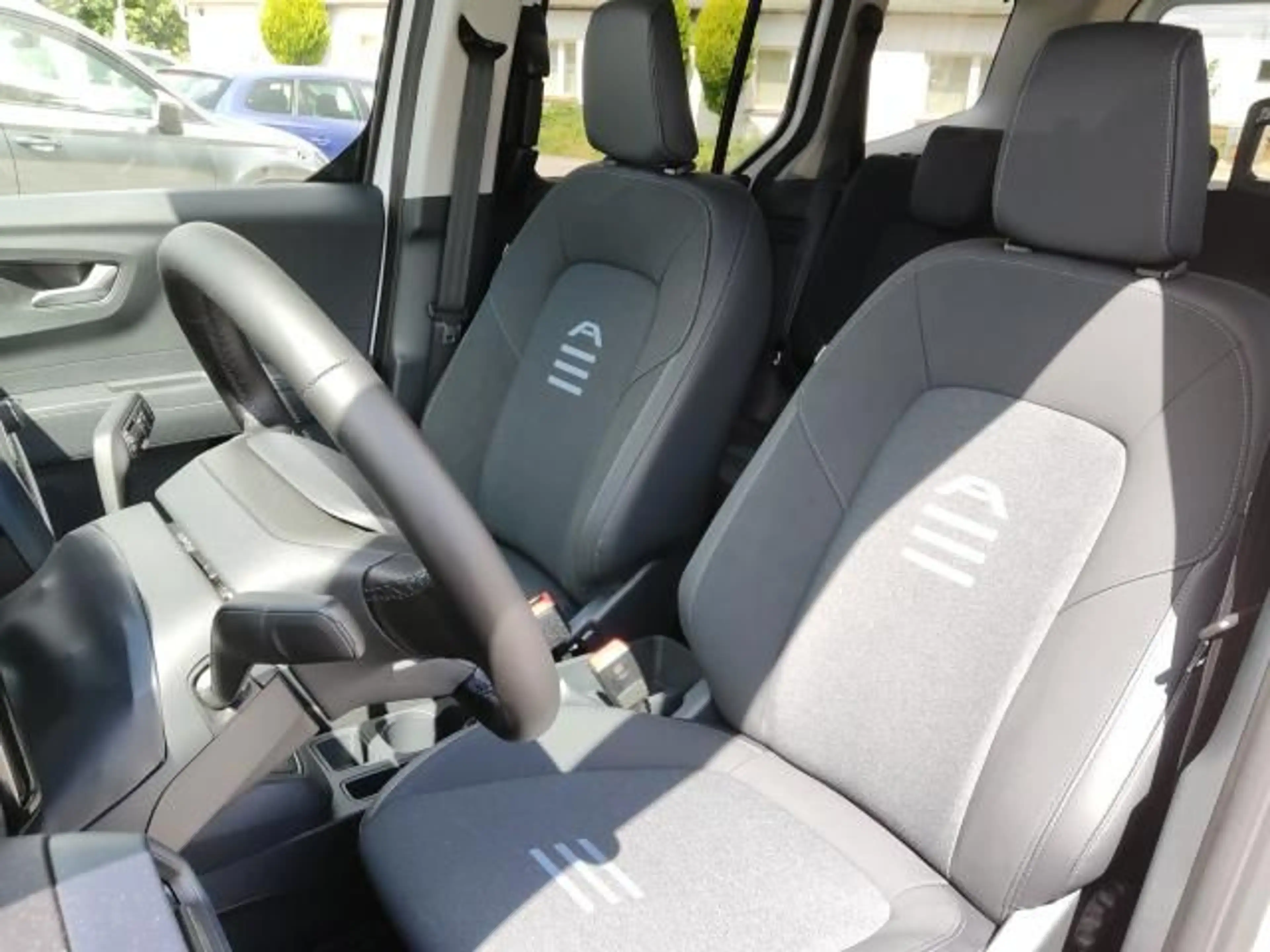 Ford Tourneo TOURNEO COURIER 1.0 ECO BOOST AKTIVE PLUS NAVI — photo 15