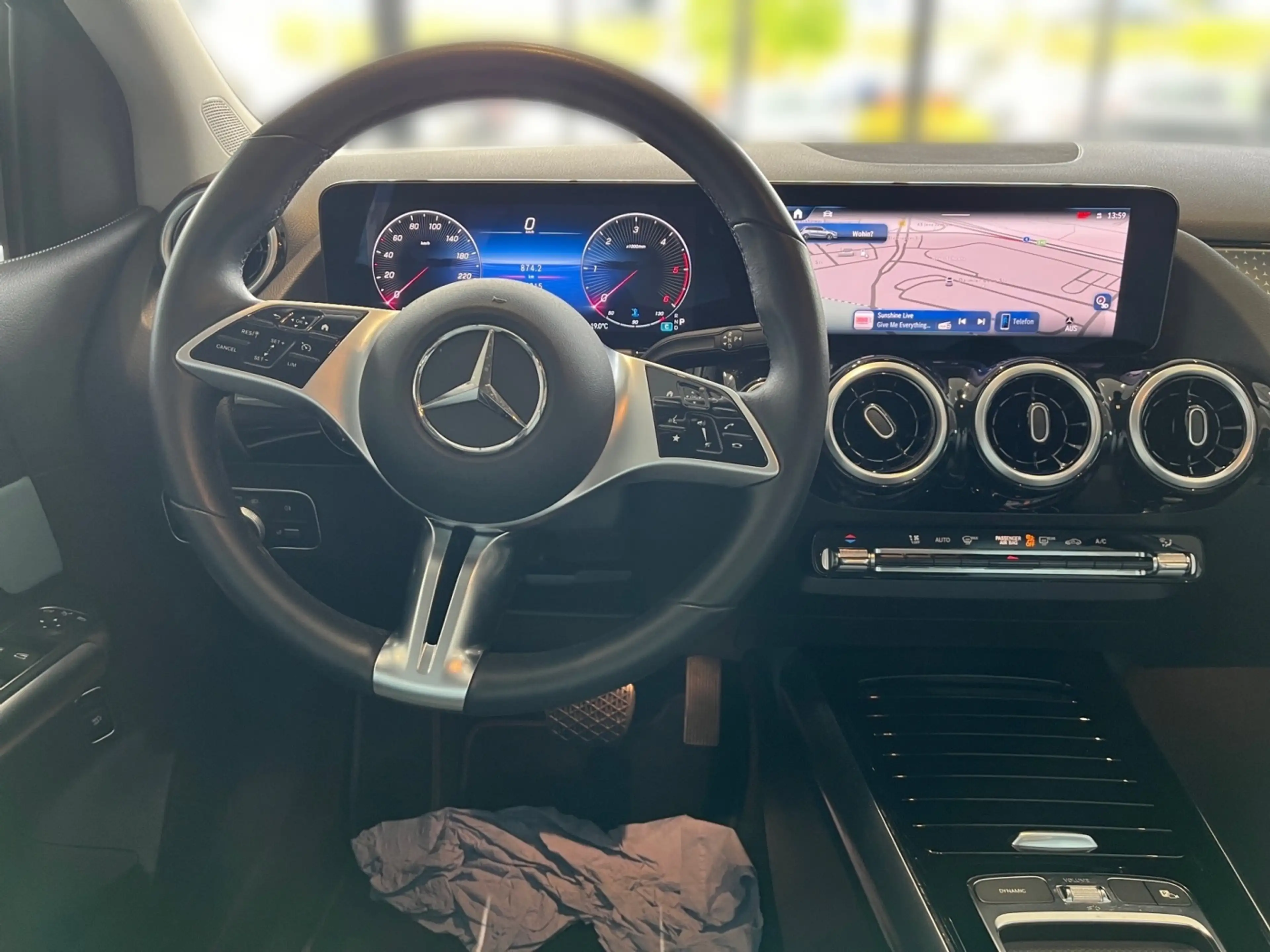 Mercedes-Benz B 220 d MBUX+Progressive+MBeam+LED+Wide+AHK+Cam — photo 11