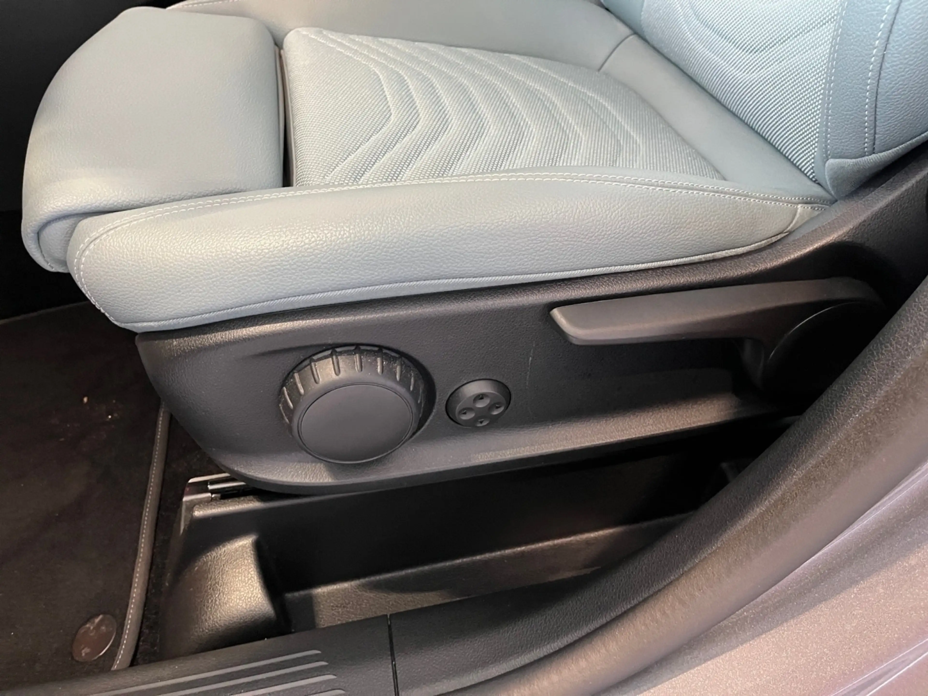 Mercedes-Benz B 220 d MBUX+Progressive+MBeam+LED+Wide+AHK+Cam — photo 9