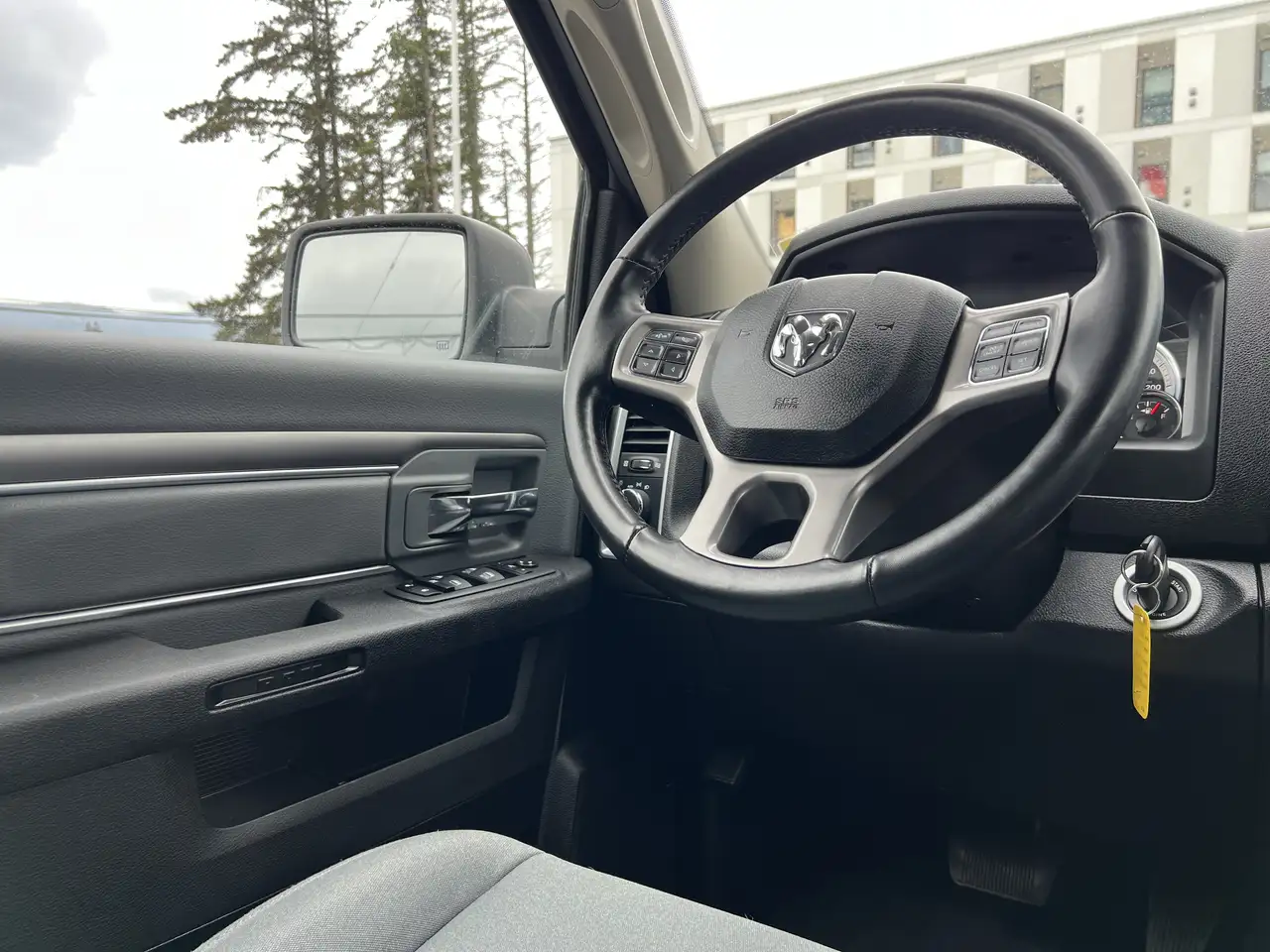 RAM 1500 снимка RAM 1500