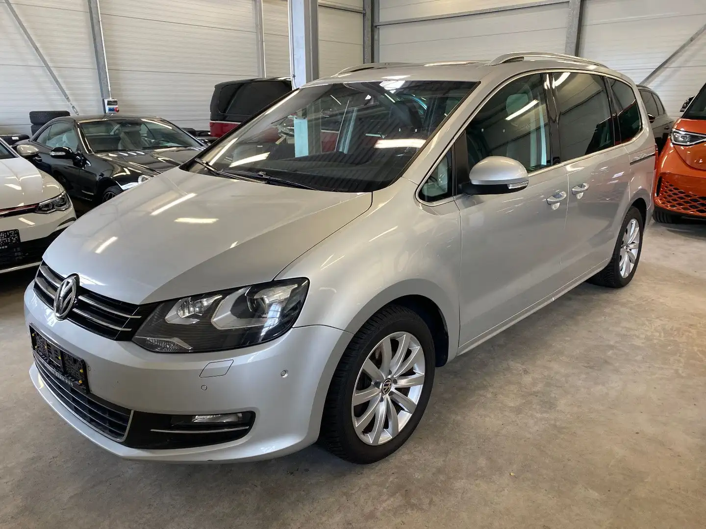 Volkswagen Sharan Highline TDI DSG AHK DCC Pano Xenon Sthz Silber - 2