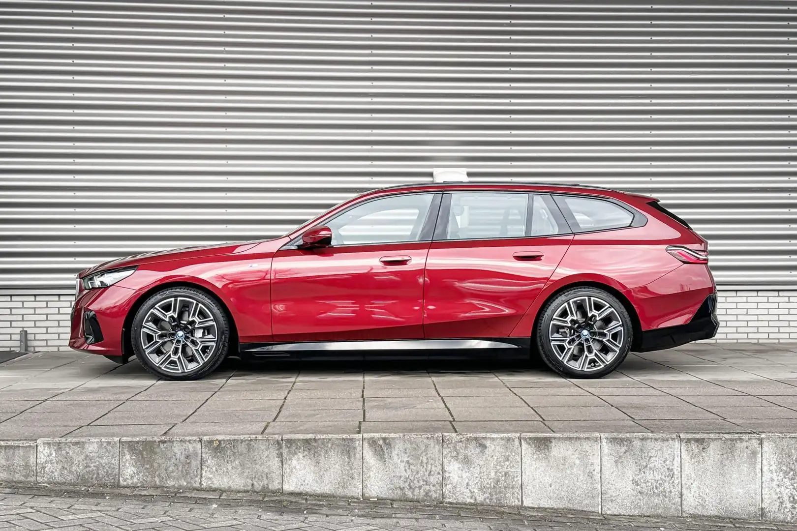 BMW i5 Touring eDrive40 | Selections Rojo - 2