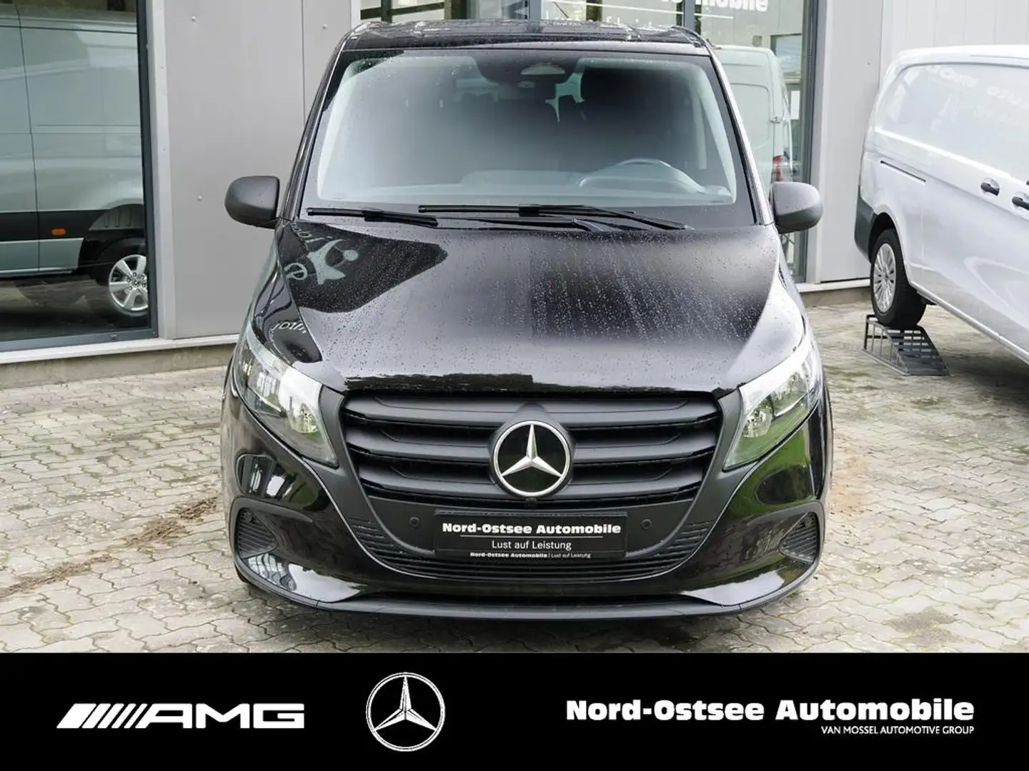 Mercedes-Benz Vito 116 TOURER NEUES MODELL AHK 2,5t KAMERA NAV Schwarz - 2