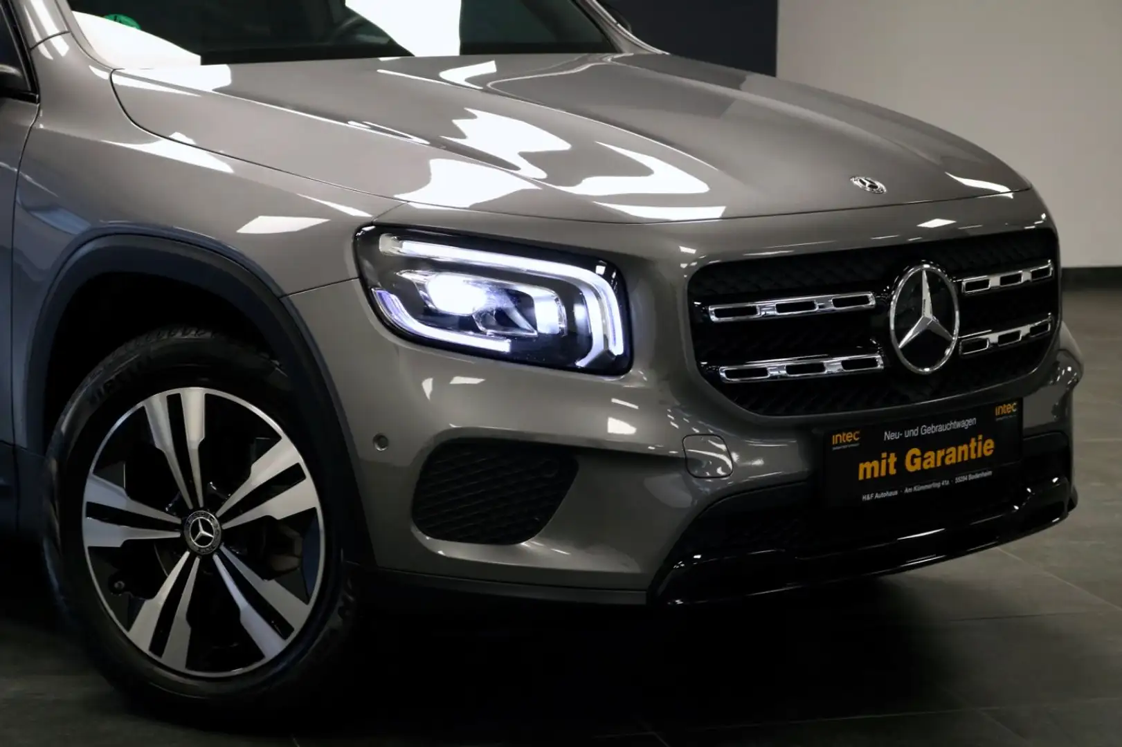 Mercedes-Benz GLB 180 d GARANTIE/LEDER/KAMERALED Grau - 2