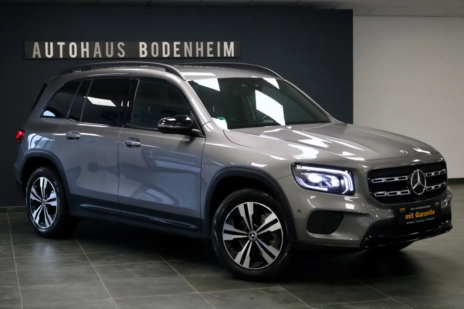 Mercedes-Benz GLB 180 d GARANTIE/LEDER/KAMERALED Grau - 1