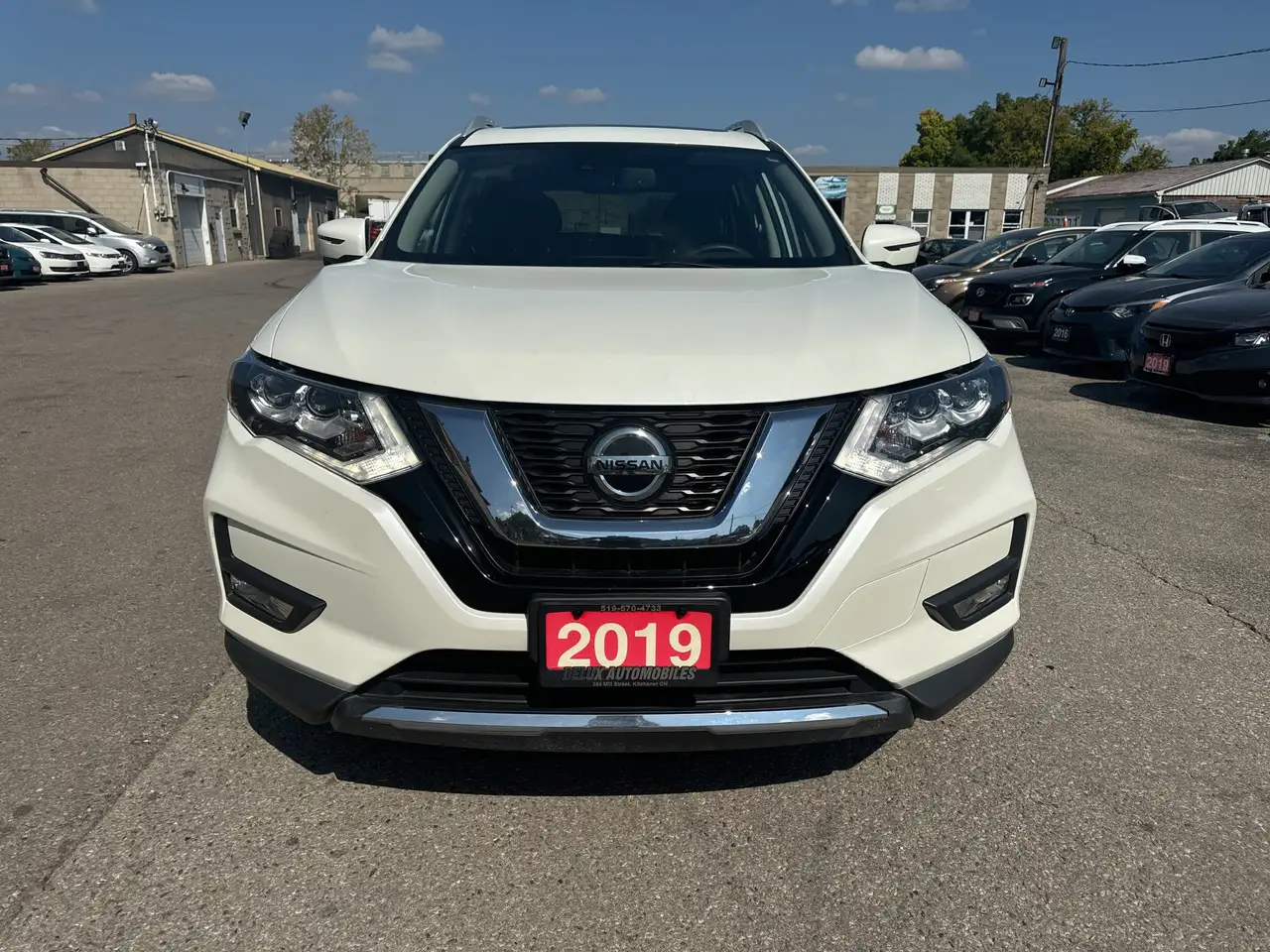 Nissan Rogue снимка Nissan Rogue