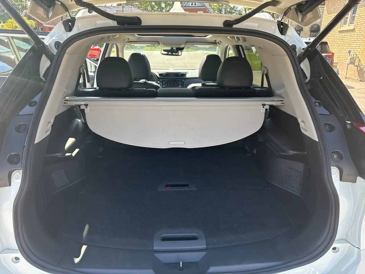Nissan Rogue снимка Nissan Rogue