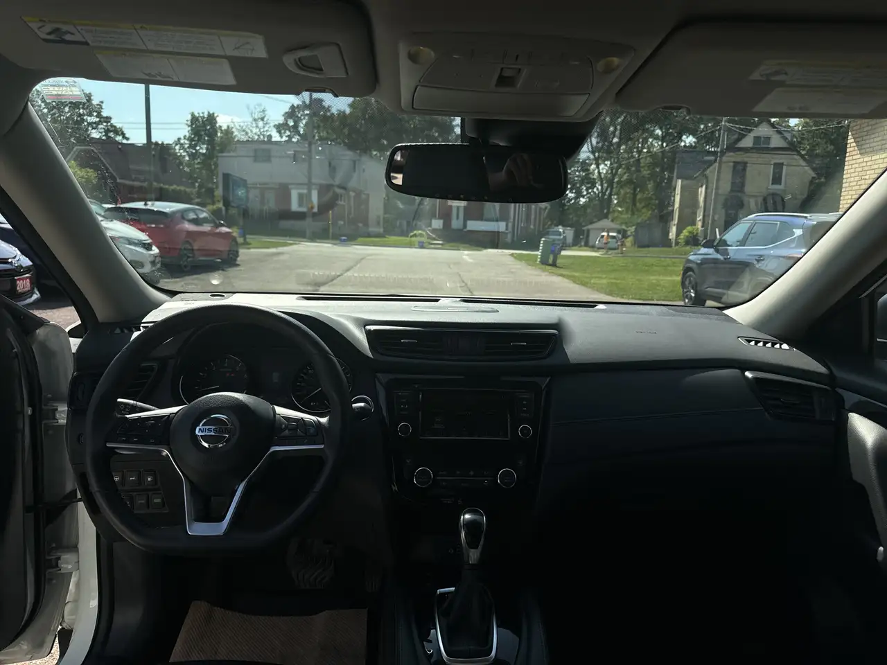 Nissan Rogue снимка Nissan Rogue