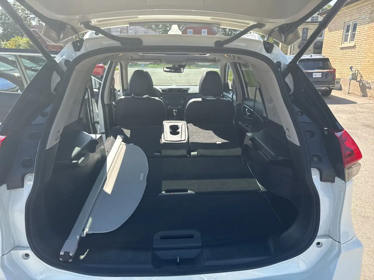 Nissan Rogue снимка Nissan Rogue