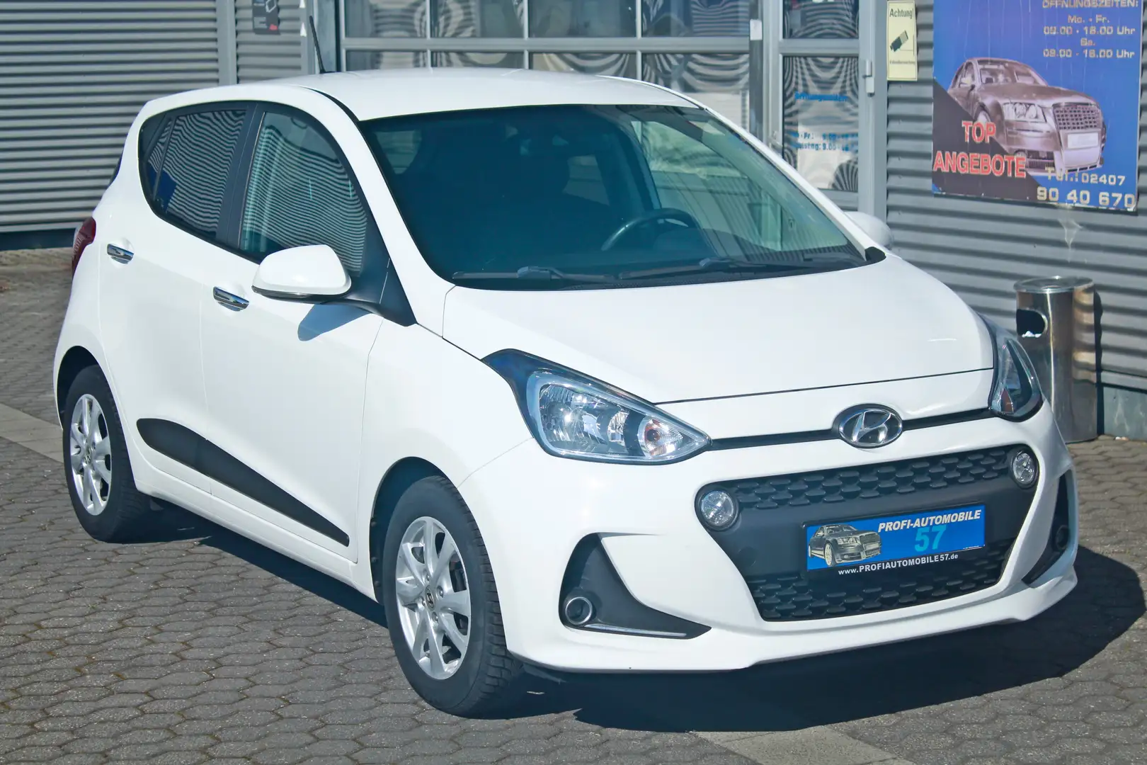 Hyundai i10 1.2 *NAVI*APPLE CARPLAY*KEYLESS GO*1.HAND* Blanco - 1