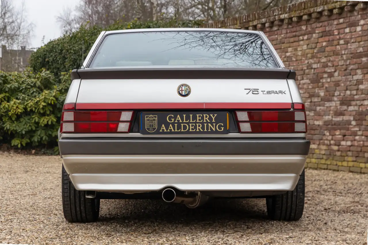 Alfa Romeo 75 2.0 Twin Spark "Nicely preserved" Livery in "Bianc, foto 5