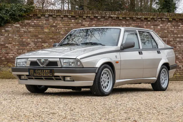 Alfa Romeo 75 2.0 Twin Spark "Nicely preserved" Livery in "Bianc