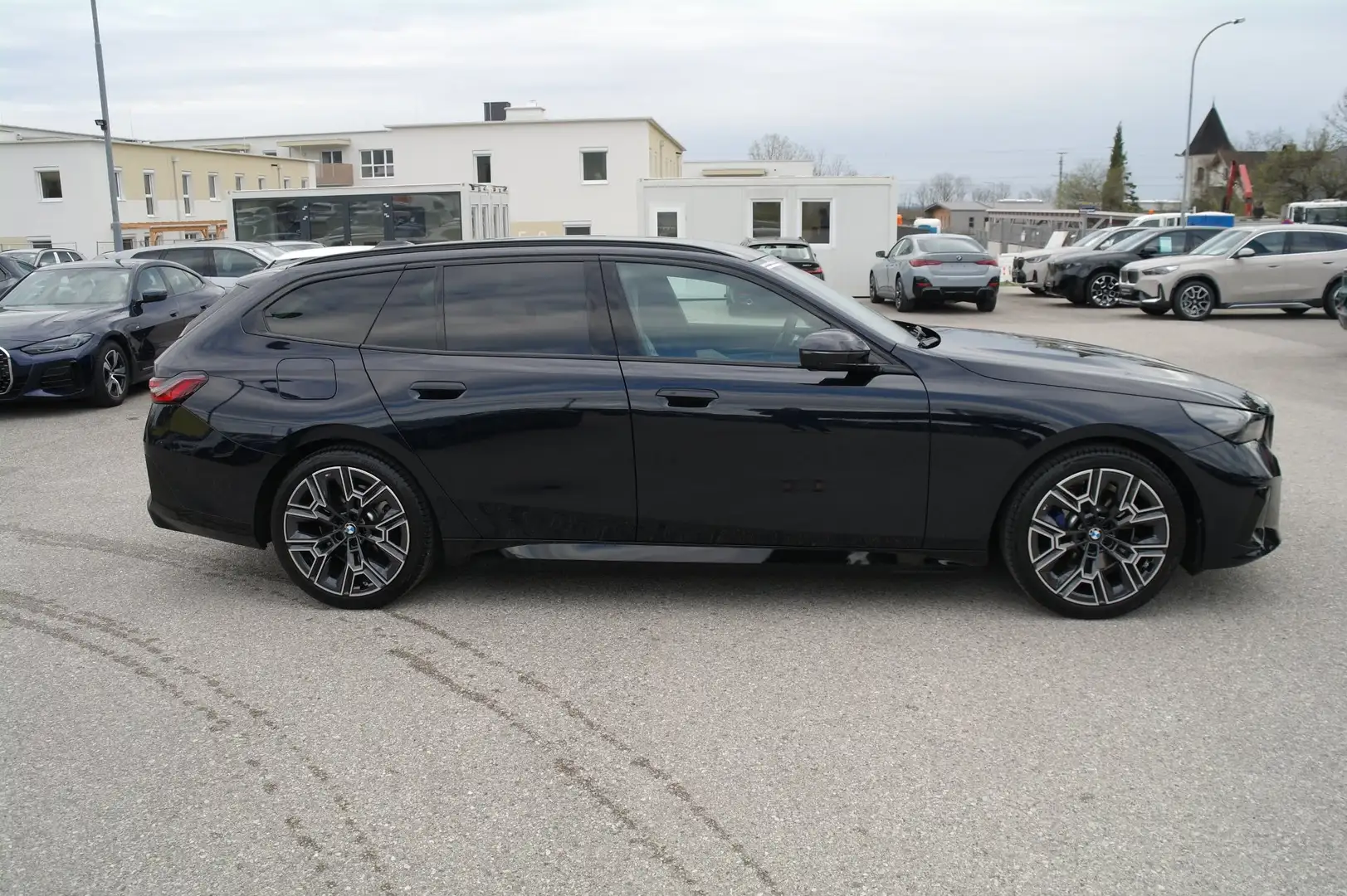 BMW 520 d xDrive Schwarz - 2