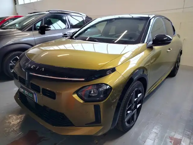 Lancia Ypsilon Hybrid e-DCT LX