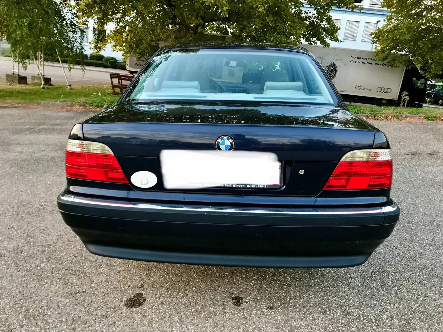BMW 730 730i V8 - 2
