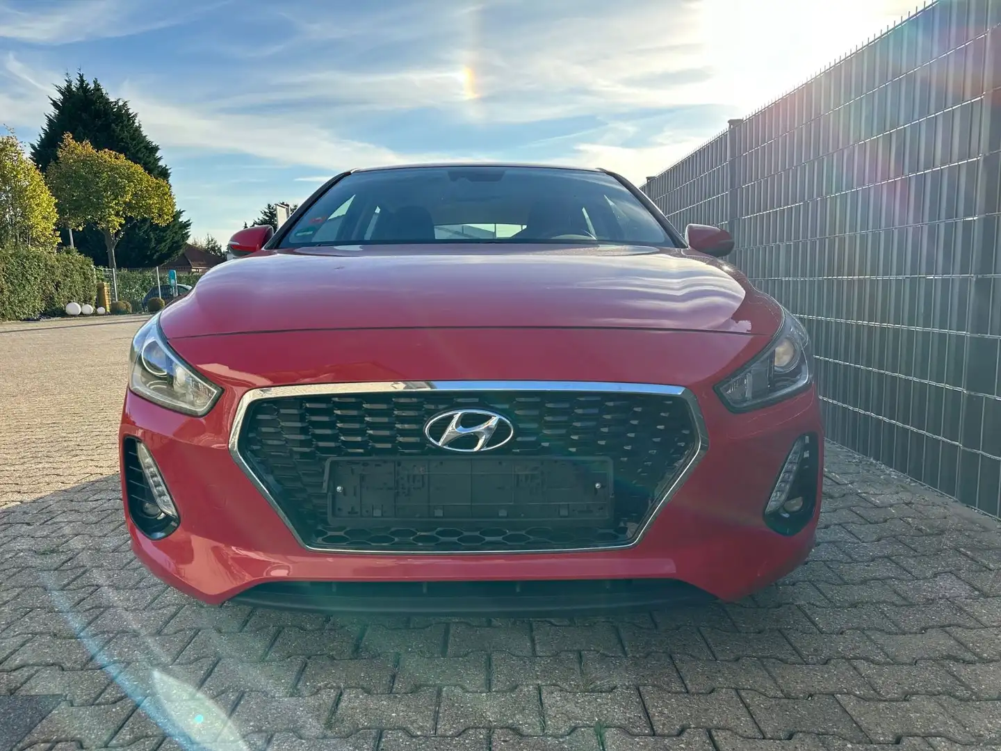 Hyundai i30 Select Nur 61000 Km Rot - 2