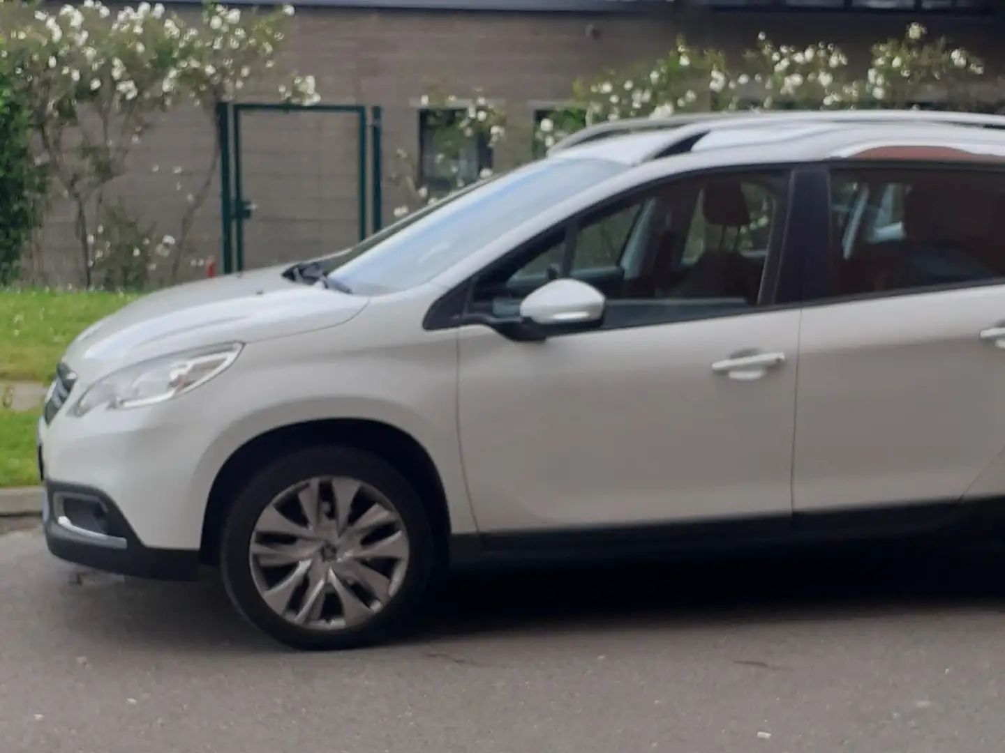 Peugeot 2008 2008 1.6 e-HDi Active Blanc - 1