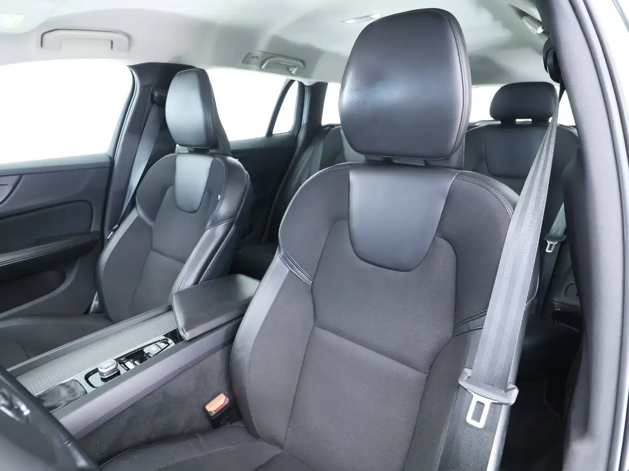 Volvo V60 — photo 11 sur 49