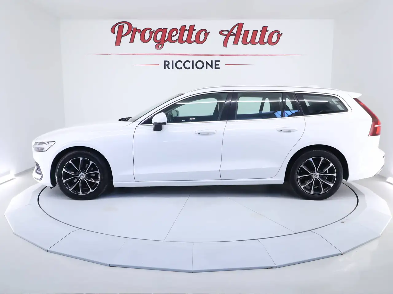 Volvo V60 — photo 8 sur 49