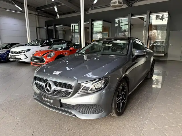 Mercedes-Benz E 200 Avantgarde LED Widescreen R.Cam Pano