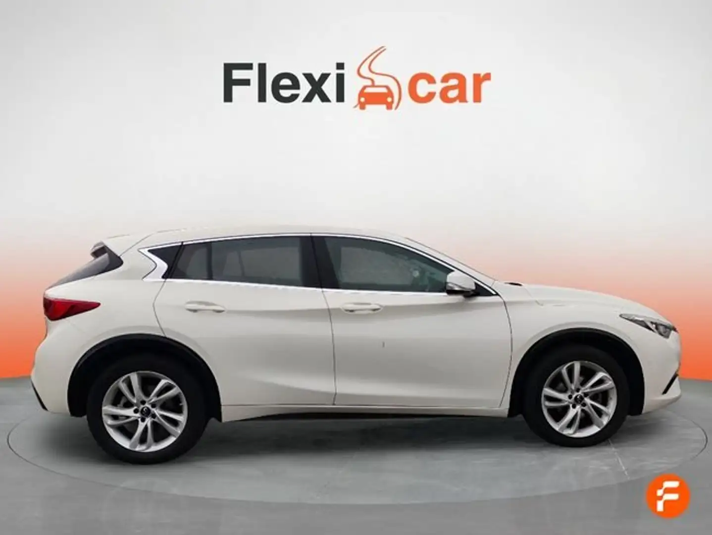 Infiniti Q30 1.6T 90kW (122CV) Weiß - 2