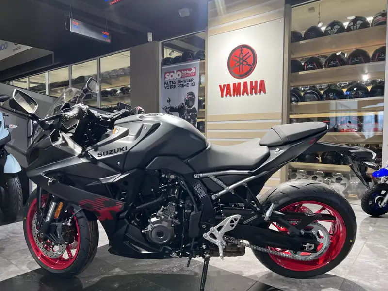 Suzuki GSX-8R - foto 4