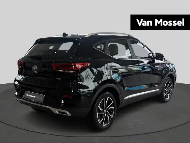 MG ZS view 3