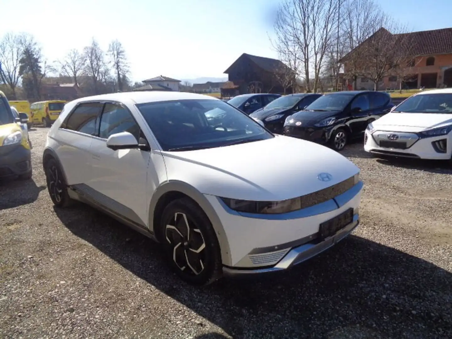 Hyundai IONIQ 5 Elektro 73kWh Plus Line Long Range AWD Aut Weiß - 1
