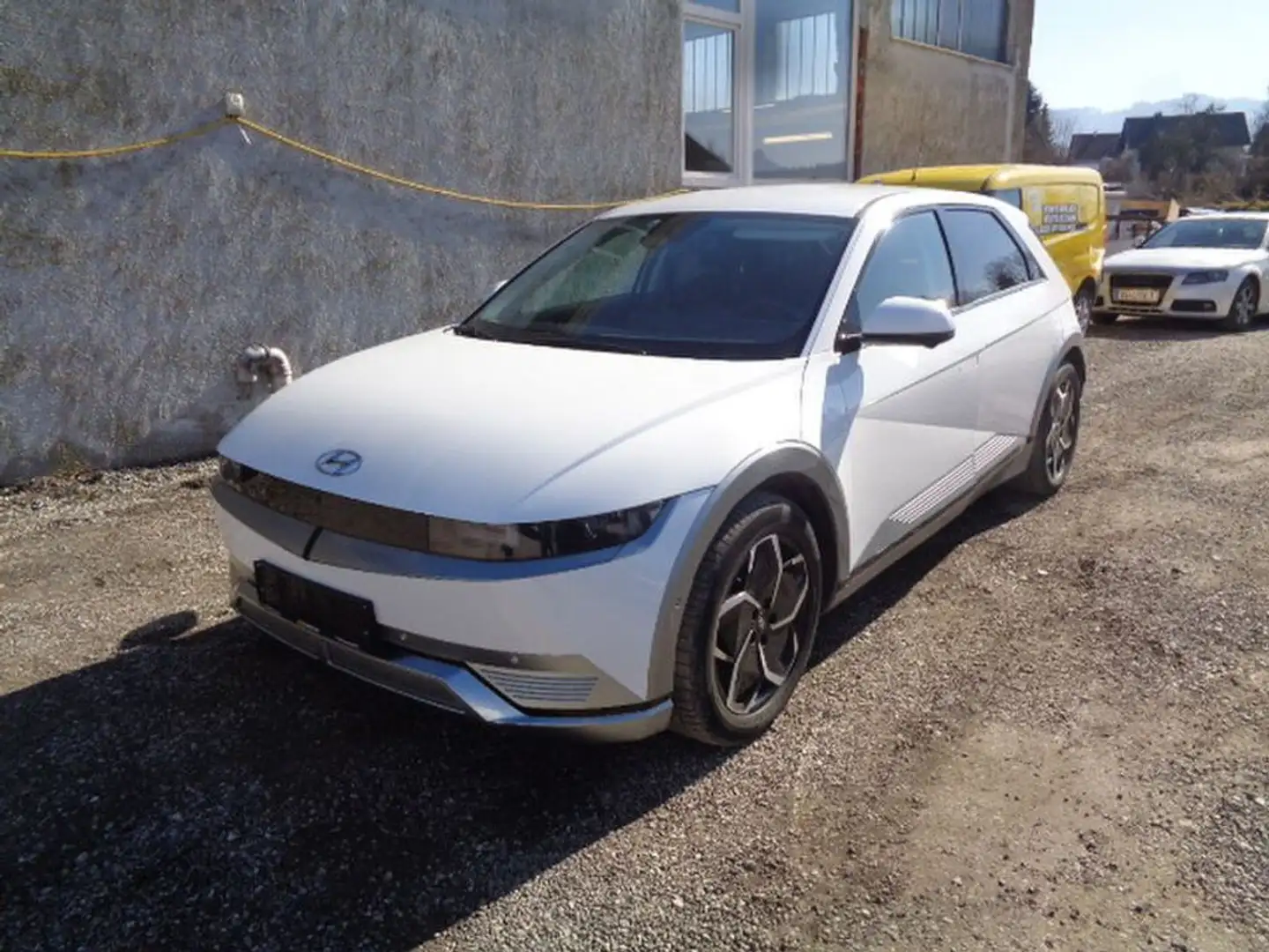 Hyundai IONIQ 5 Elektro 73kWh Plus Line Long Range AWD Aut Weiß - 2