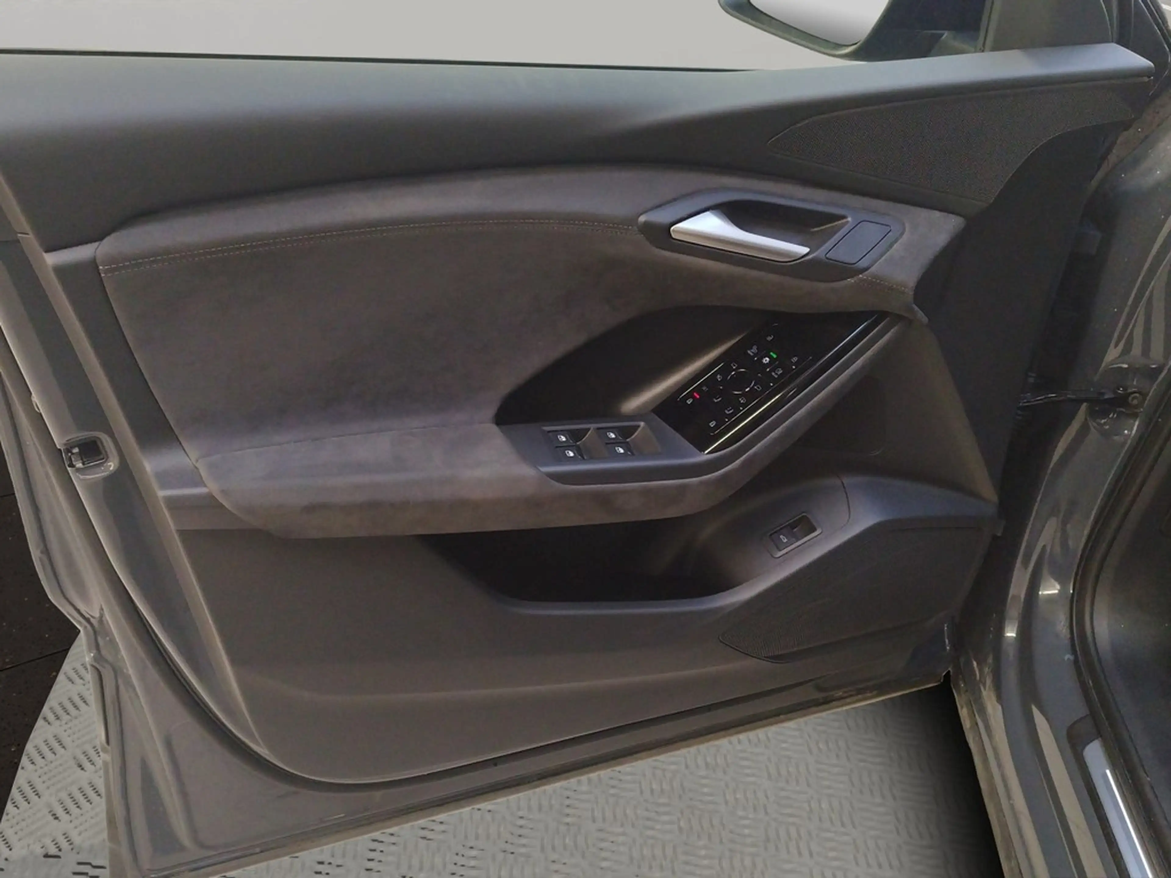 Audi e-tron performance 225kW S line AHK — photo 10