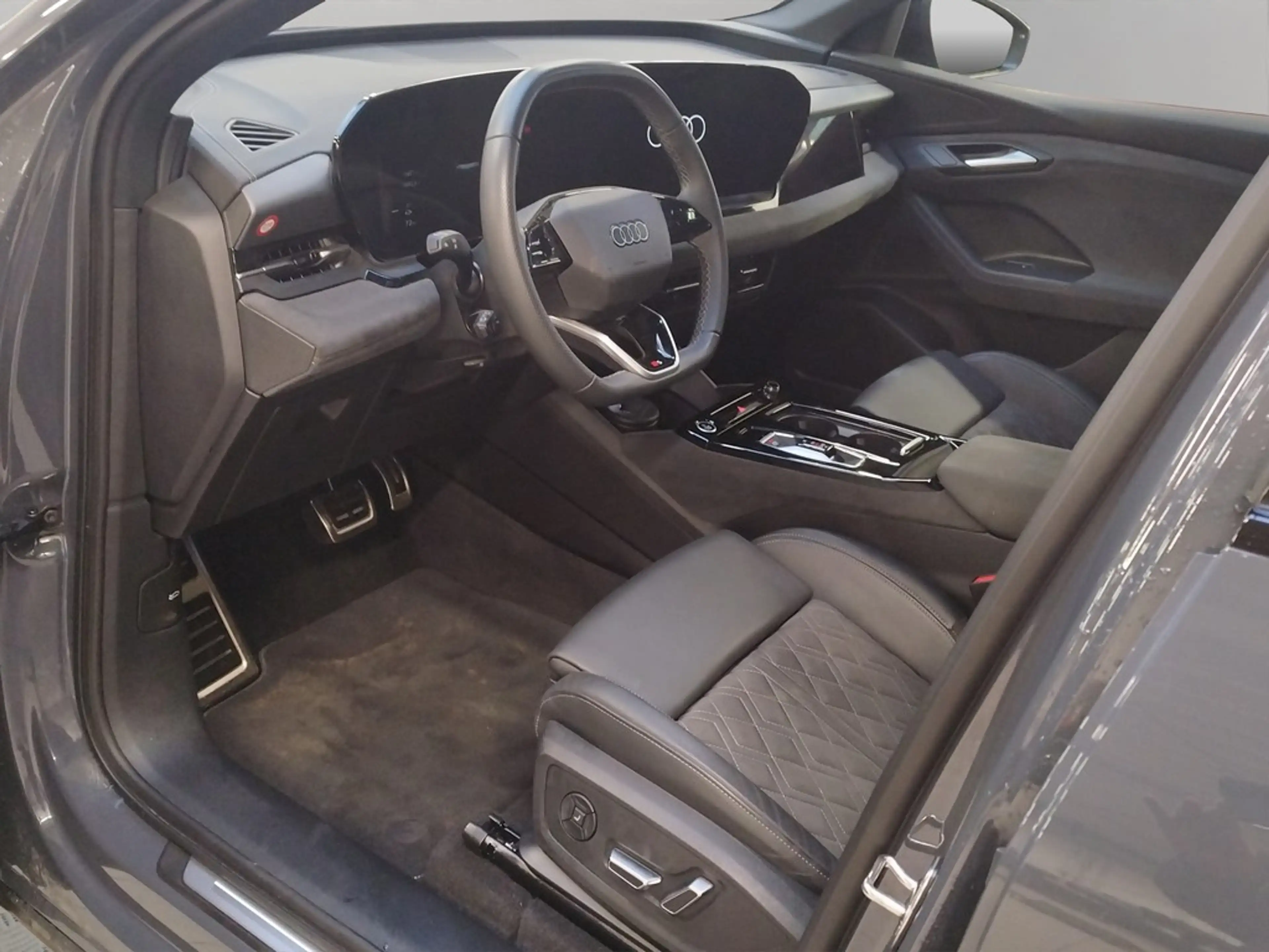 Audi e-tron performance 225kW S line AHK — photo 11