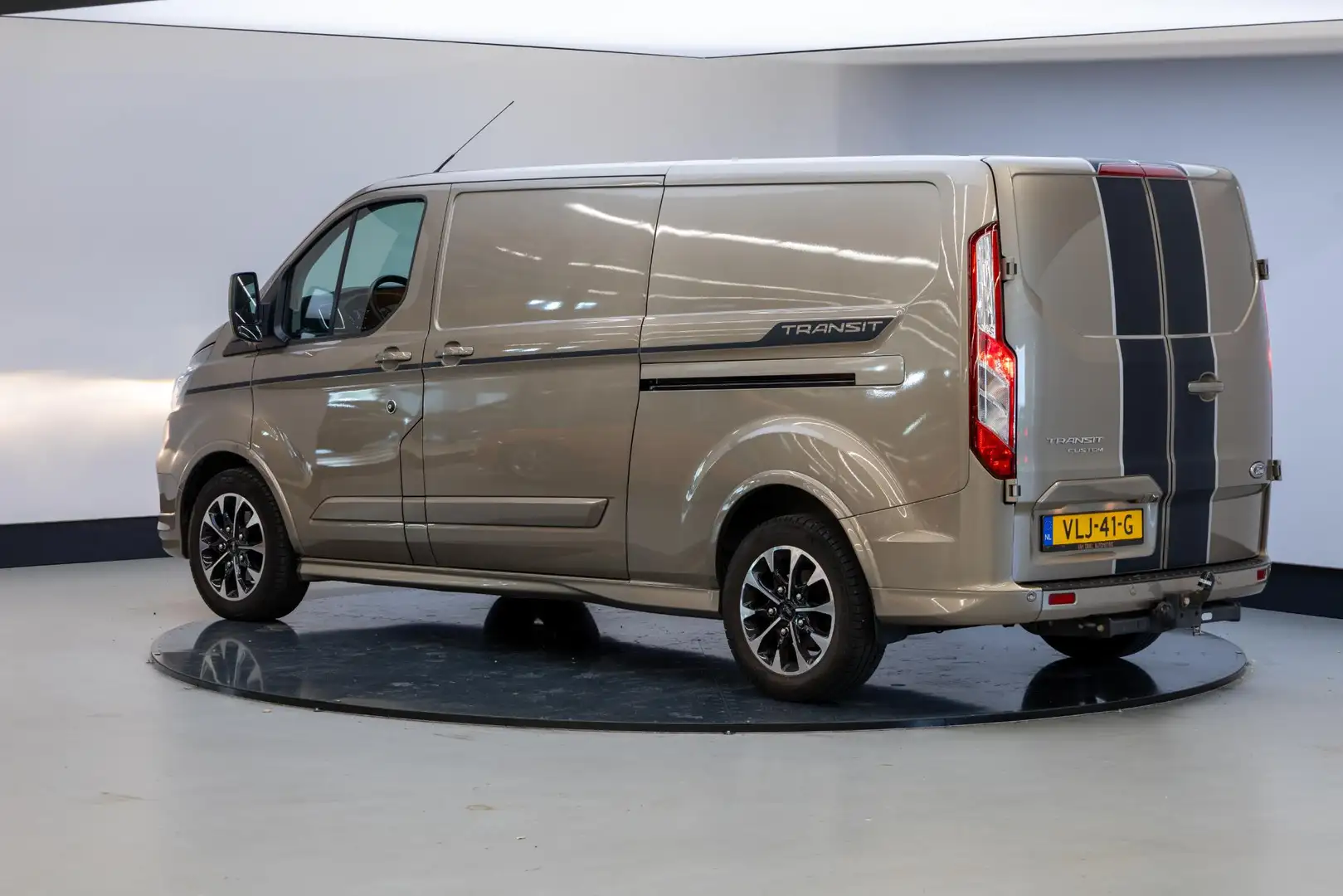 Ford Transit Custom 320 2.0 TDCI L2H1 Sport Zeer netjes - 2