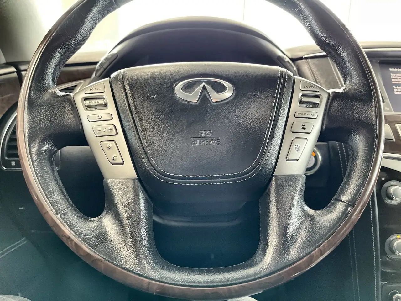 Infiniti QX80 fotografie Infiniti QX80