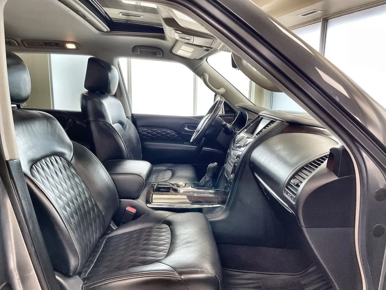 Infiniti QX80 fotografie Infiniti QX80