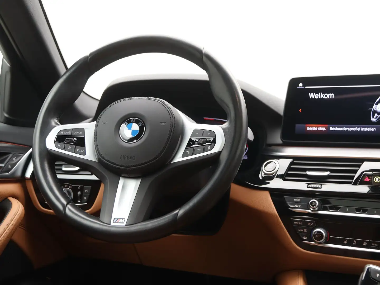 BMW 520 5 Serie 520i Sedan High Exe M-Sport Aut. Grijs - 2