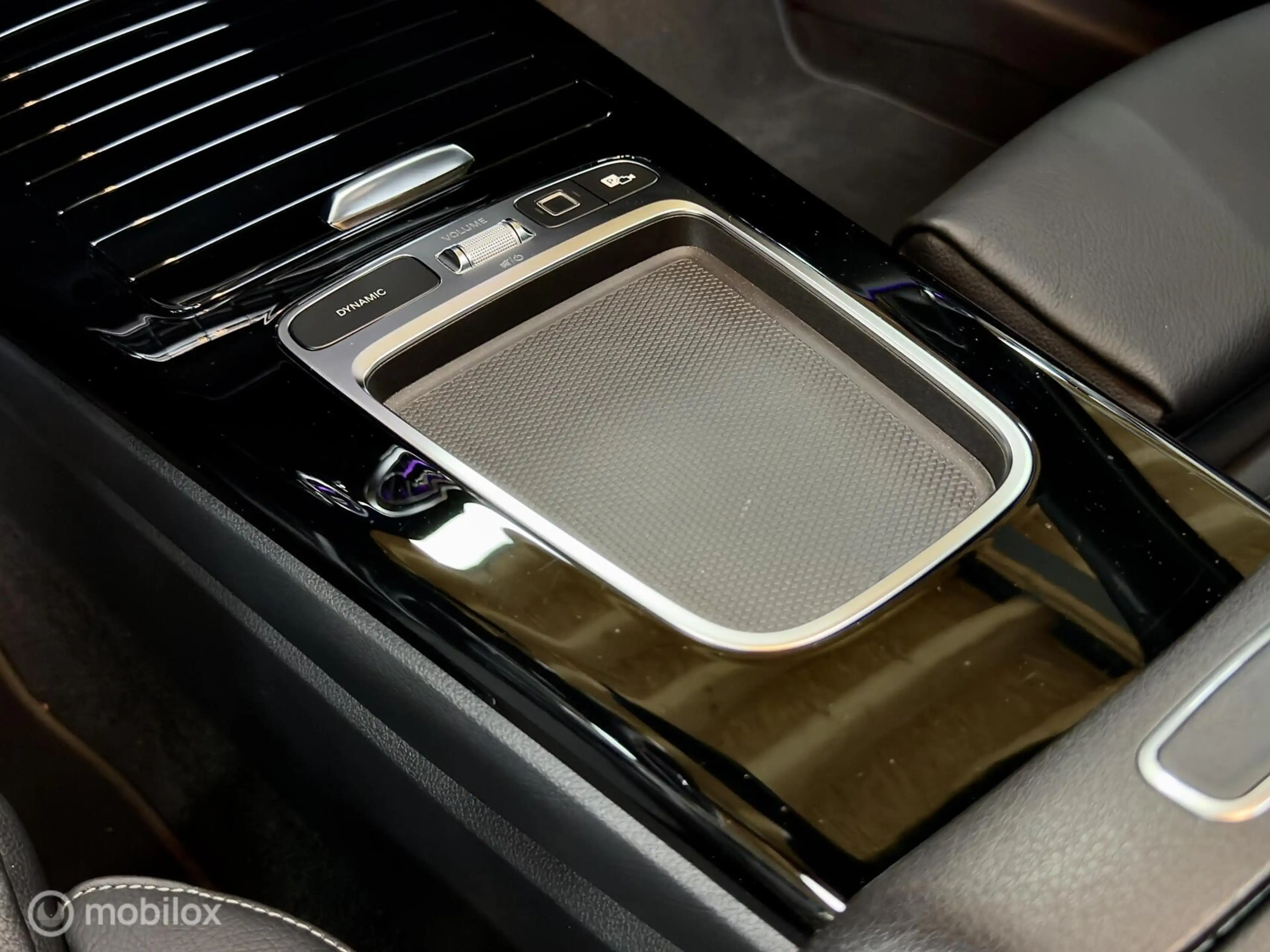 Mercedes-Benz A 250 250e AMG | Pano | Burmester | Memory | Beam | 360 — photo 12
