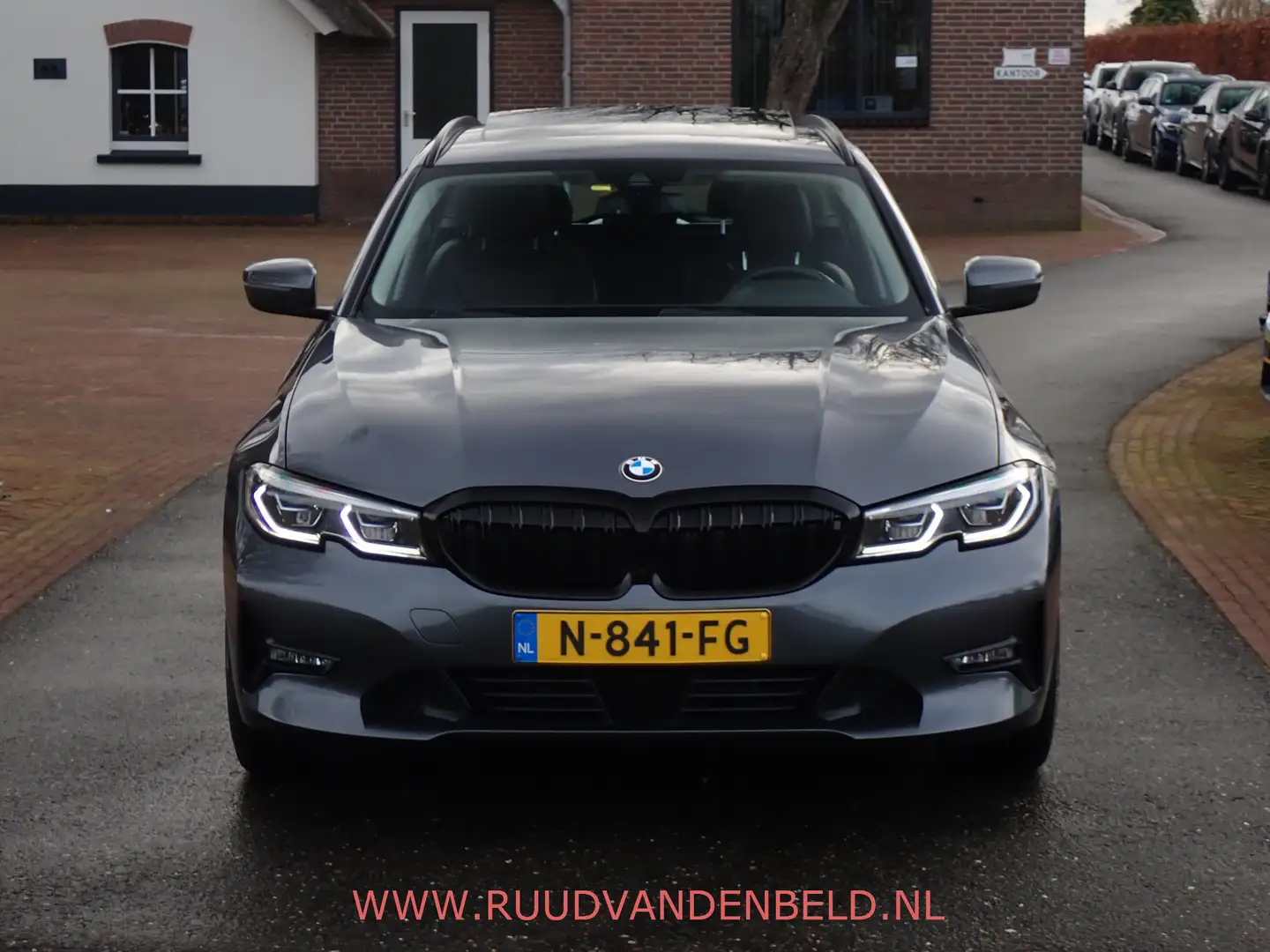 BMW 318 3-serie Touring 318i Business Edition Plus PANO / Gris - 2