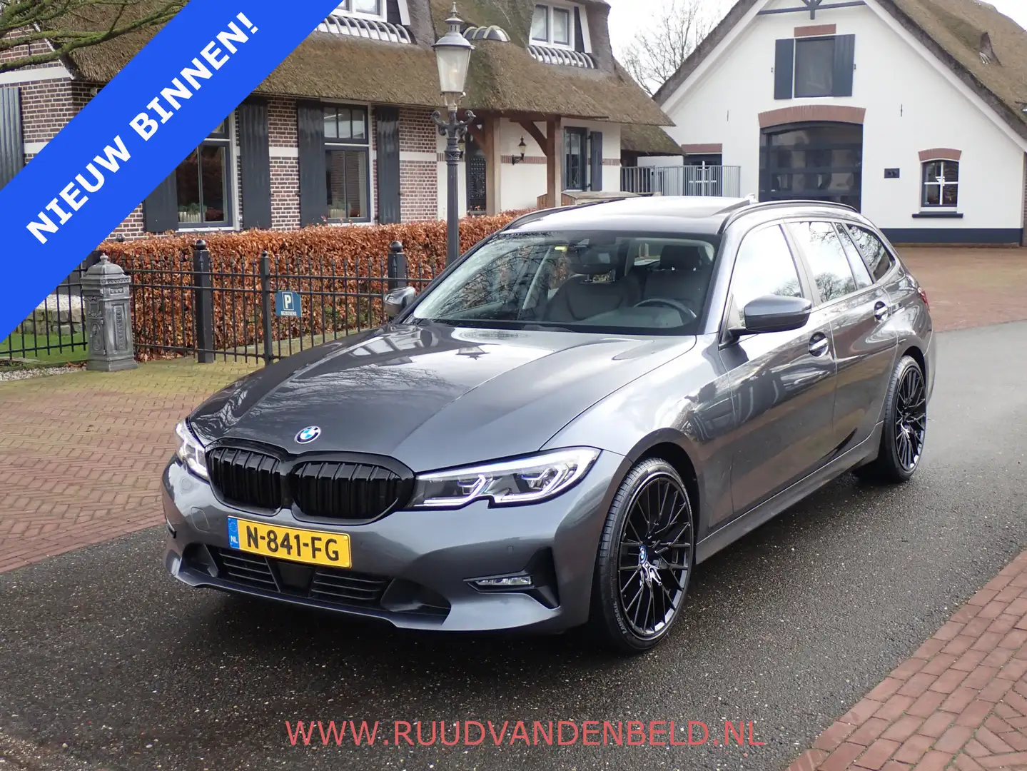 BMW 318 3-serie Touring 318i Business Edition Plus PANO / Gris - 1