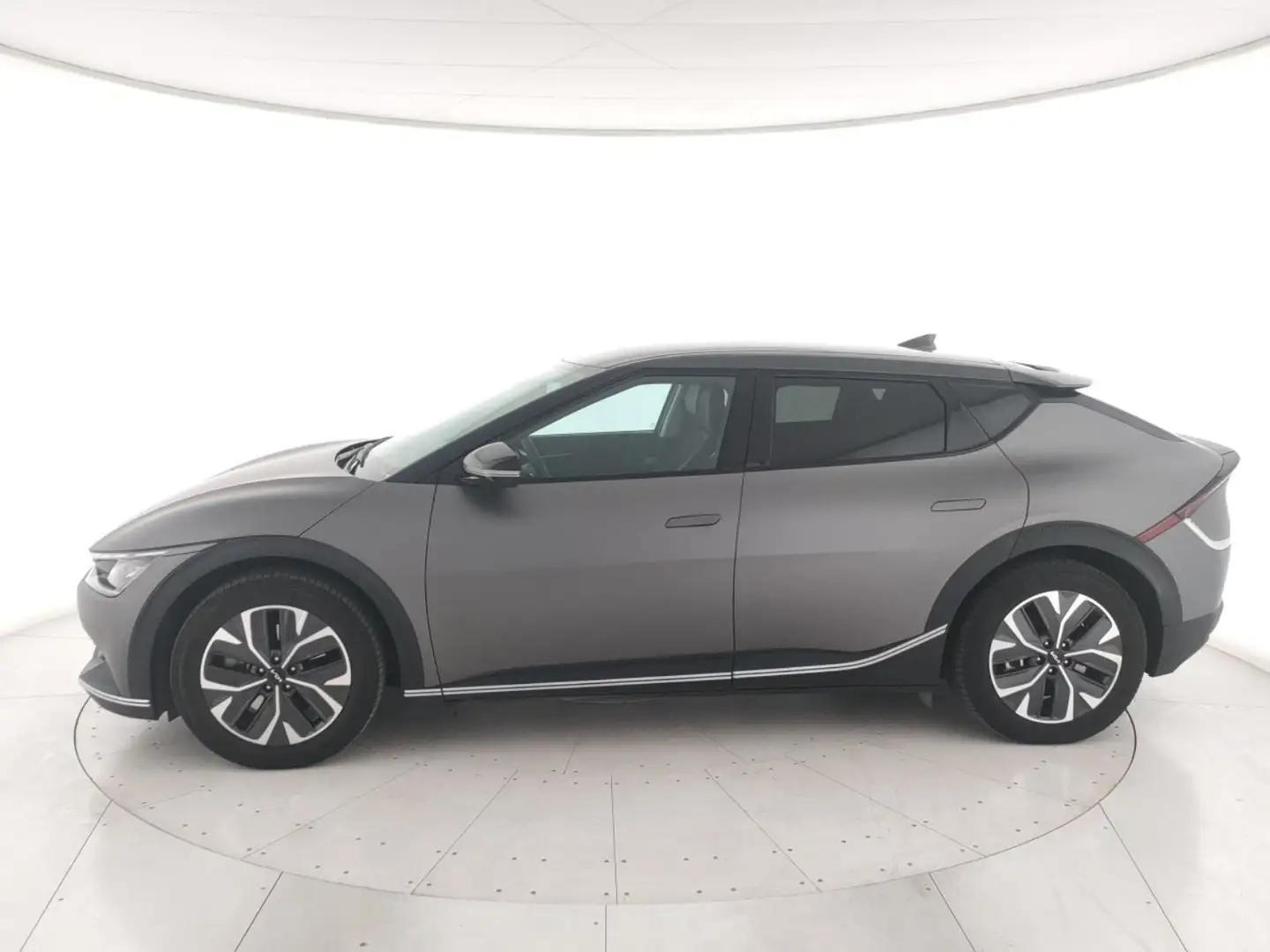 Kia EV6 77,4 kWh Air rwd Grigio - 2